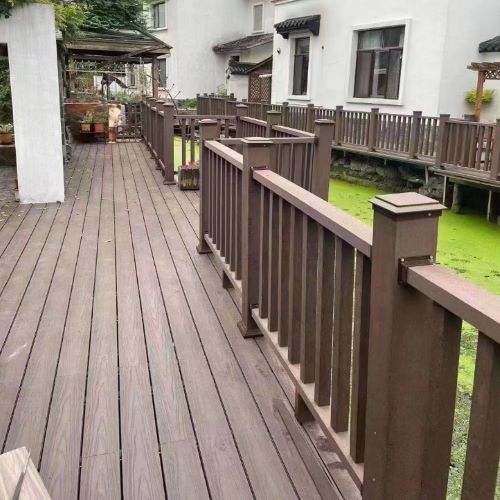 嘉兴庭院塑木地面平台围栏整体施工案例